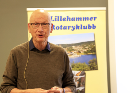 Rekordoppslutning i Lillehammer Rotary da Jon Helge Lesjø delte sine kommentarer og tanker etter lokalvalget 2023.