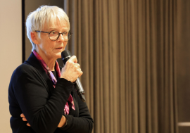 Vel 50 medlemmer i byens to Rotaryklubber hørte Anne Enger om arbeidet i Nobelkomiteen mandag kveld på Scandic Lillehammer Hotel.